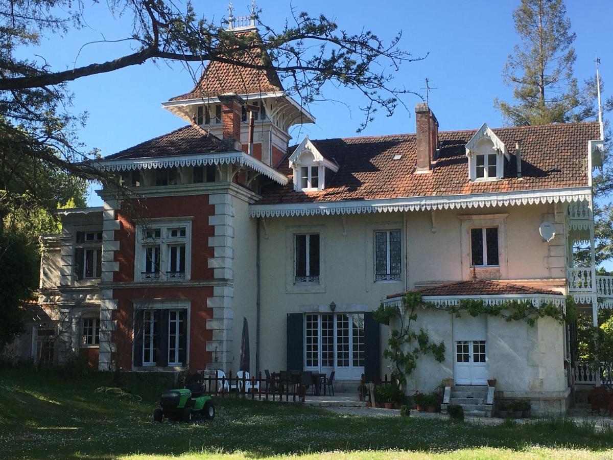 Manoir De L'Epine Bed & Breakfast Saint-Severin Exterior photo